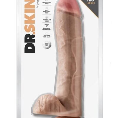 Dr. Skin Silver Collection Mr. Savage Dildo con testículos y base con ventosa 11.5in - Vanilla