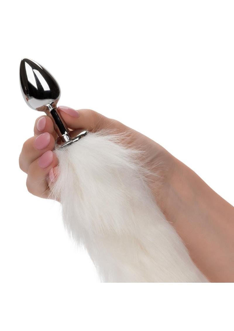 Running Wild Faux Fur Tail and Metallic Anal Plug - White - Imagen 4